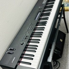 【値下げしました】美品！YAMAHA CP40 キーボードの画像