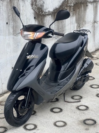 大人気セール‼️安心のバッテリー新品✨️前後タイヤまだまだ山あり?嬉しいオイル満タン補充済み?2サイクルでパワフルな走り?人気のブラッ