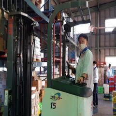 軽作業スタッフ（格納）〈西東京営業所／業務用食品商社〉の画像