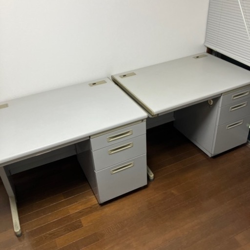 2台　オフィス用の机