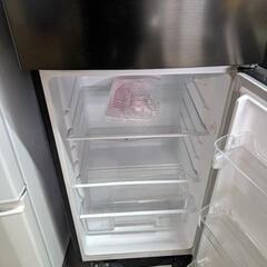 マクゼン 2ドア冷蔵庫ガンメタリック MAXZEN 2ドア 138L JR138ML01GMの画像