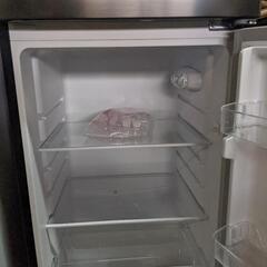 マクゼン 2ドア冷蔵庫ガンメタリック MAXZEN 2ドア 138L JR138ML01GMの画像