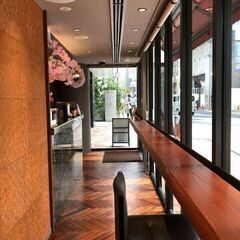 銀座　カフェスタッフ（平日勤務のみ）