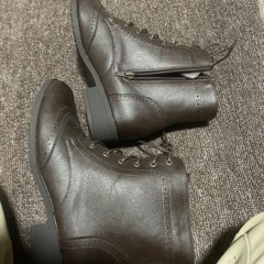 新品に近い女性ブーツの画像