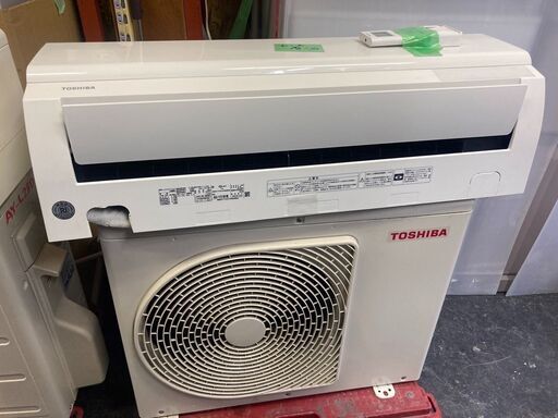 ☆中古￥24,800！TOSHIBA　2.2kwルームエアコン　家電　2020年製　RAS-F221M(W)型　【BC043】