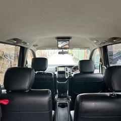 日産セレナ　ステーションワゴン　シルバー　中古車の画像
