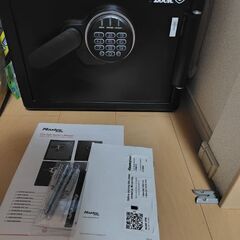 マスターロック　金庫　電子テンキー付き　