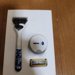 BAPE × Gillette限定版カミソリセット
　の画像
