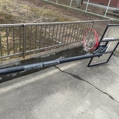 只今お話し中　バスケットゴールの画像