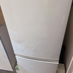 現役で使えます SHARP137L冷蔵庫