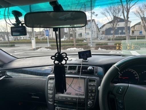 クラウン　車内