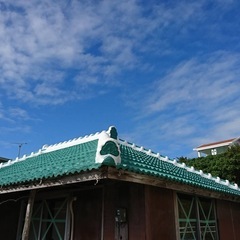敷地２００坪ぐらい　庭の広い琉球古民家平屋一戸建て　駐車場複数台可能　民泊不可　家賃100000円　先行予約開始します。 − 沖縄県