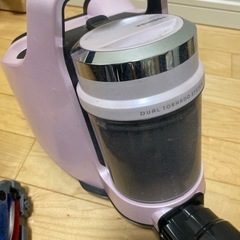 （取引決定）掃除機　ピンク　TOSHIBA 東芝クリーナー　の画像