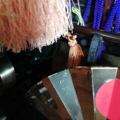 秋月 龍玉作 大鍬形龍前立兜 伝統工芸品 端午の節句 兜飾り 五月 弓矢 太刀
屏風 三品 軍扇 陣笠 陣太鼓 ガラスケース入り オルゴール付 の画像