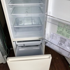 福岡市内配送無料　2021年　AQUA アクア AQR-17K（W） [冷蔵庫（168L・右開き） 2ドア ミルク]の画像
