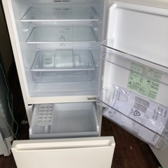 福岡市内配送無料　2021年　AQUA アクア AQR-17K（W） [冷蔵庫（168L・右開き） 2ドア ミルク]の画像