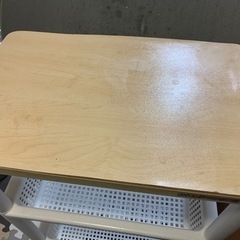 キャスター付き　収納家具の画像