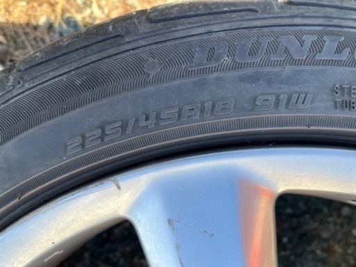車のパーツ タイヤ、ホイール