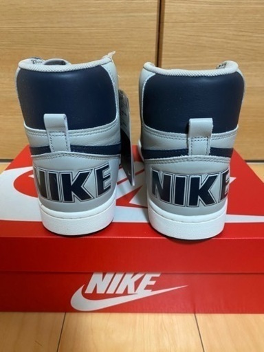 NIKE スニーカー