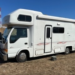 キャンピングカー　いすゞ　エルフ　シェルター　トランポ　キャンプ　車中泊の画像