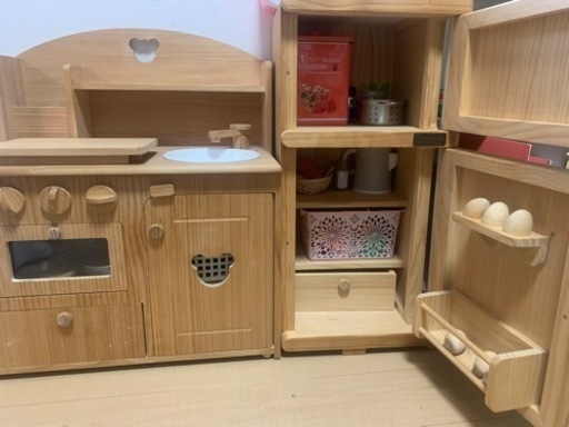 【まとめ売り価格】トッドル　キッチン　おままごと　冷蔵庫　小物一式付き