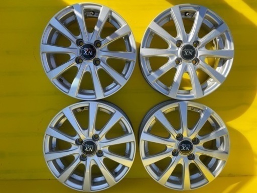 車のパーツ タイヤ、ホイール