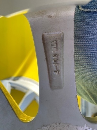 車のパーツ タイヤ、ホイール