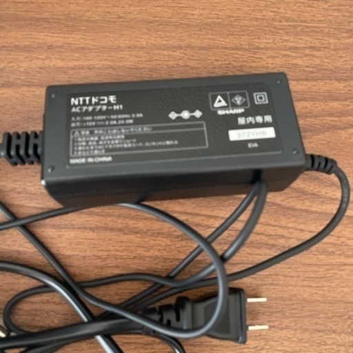 NTTドコモ SHARP  5G HR01 ダークグレー