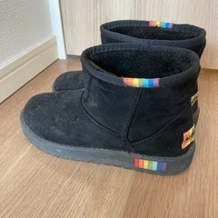 ショートブーツ　もこもこ　黒の画像