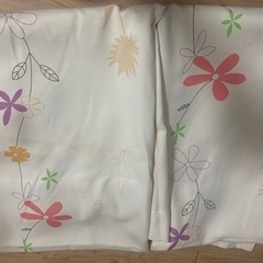 【値下】白×カラフル花柄カーテンの画像