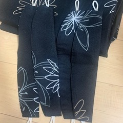 黒×白×ベージュ　花柄カーテンの画像