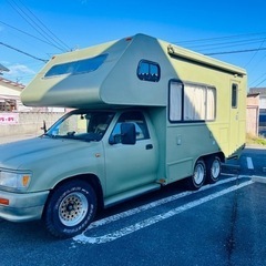 USトヨタ　ダブルタイヤ　キャンピングカー