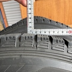 アルミホイール付きスタッドレスタイヤ　サイズ215/70 16インチ 夏タイヤはめ替え等にどうぞ！の画像
