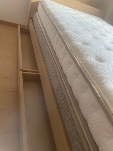 【美品】シングルベット　マットレス付き　コンセント付き
