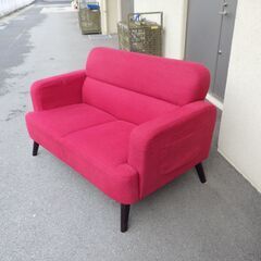 赤いソファー
