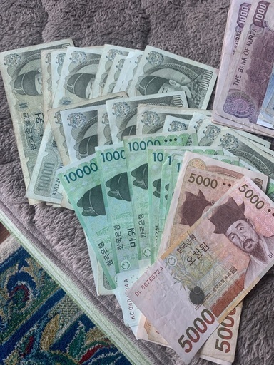 韓国紙幣380000ウォンになります、
