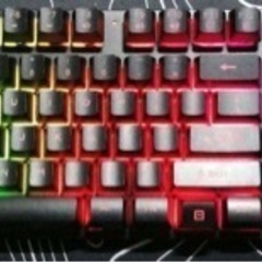 ゲーミングチェア、キーボード、マウスセットの画像