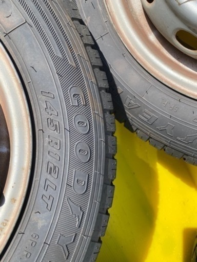 車のパーツ タイヤ、ホイール