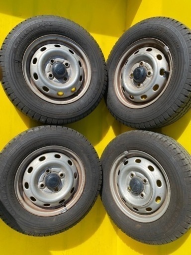 車のパーツ タイヤ、ホイール