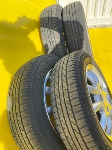 車のパーツ タイヤ、ホイール