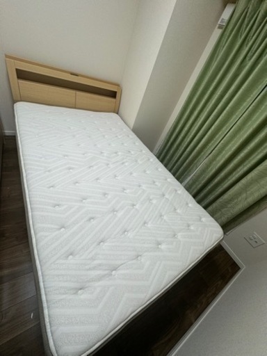 ニトリ　ベッドフレーム、マットレス