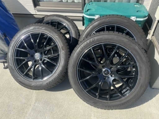 車のパーツ タイヤ、ホイール