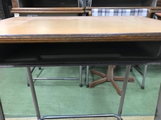 学校と同じ机と椅子セット×12