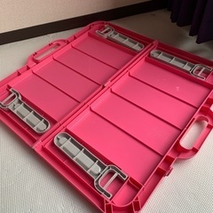 ピクニックテーブル　ピンクの画像