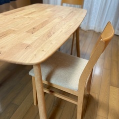 ダイニングテーブル＆チェア2脚の画像