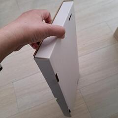 ファミリア箱&プレゼントラッピング小物の画像