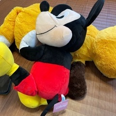 ミッキーとぐったり、キタキツネおもちゃ おもちゃ ぬいぐるみの画像