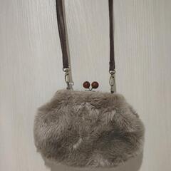 【美品】niko and　がま口ファーポシェット