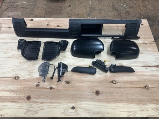 【バラ売り可！】200系 ハイエース 部品 各種 新車外し