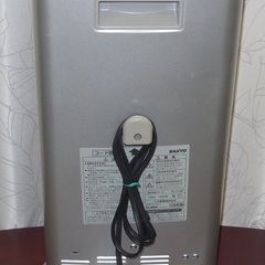 【直接引き取りのみ】 遠赤外線ストーブ サンヨー RX-F108 シルバー R6-0117-⑧の画像